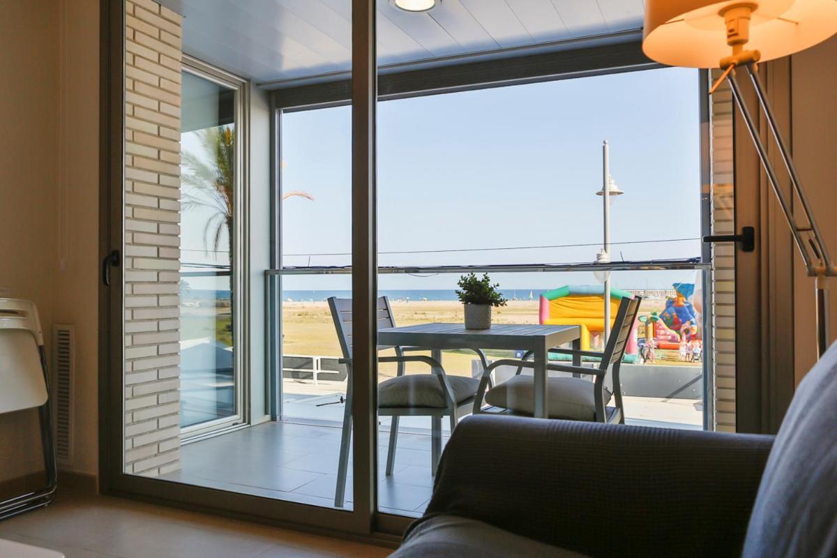 Apartaments Les Palmeres קמארוגה מראה חיצוני תמונה